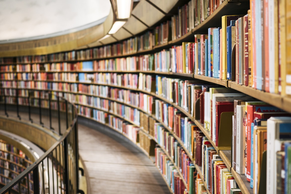 Die Rezeption Der Mittelalterlichen Sprachphilosophie in Der Theologie Des Thomas Von Aquin: Mit Besonderer Berucksichtigung Der Analogie (Studien Und ... Texte